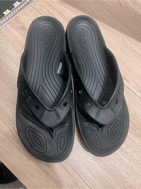 CROCS Black Slip-On Thong Sandals